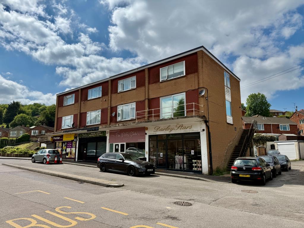 Lot: 36 - FREEHOLD MIXED USE BLOCK FOR INVESTMENT WITH DEVELOPMENT POTENTIAL - Mixed-use freehold block